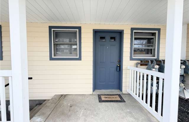 24 W Pike St photos photos