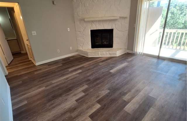 6744-2 Willowbrook Gallery 2