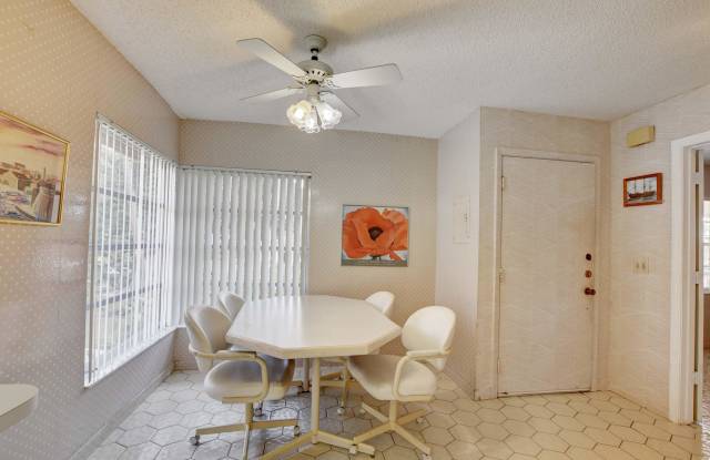 13789 Date Palm Court Gallery 4