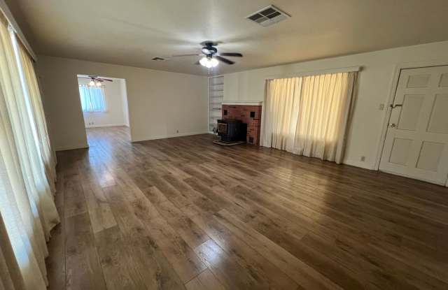 3 bedroom 1 bath home in Red Bluff Gallery 3
