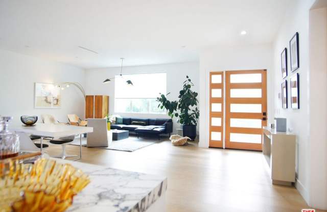 3744 Somerset Dr Gallery 2