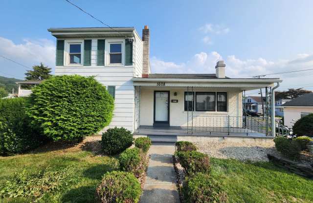 1608 Elizabeth Ave - 1608 Elizabeth Avenue, Laureldale, PA 19605