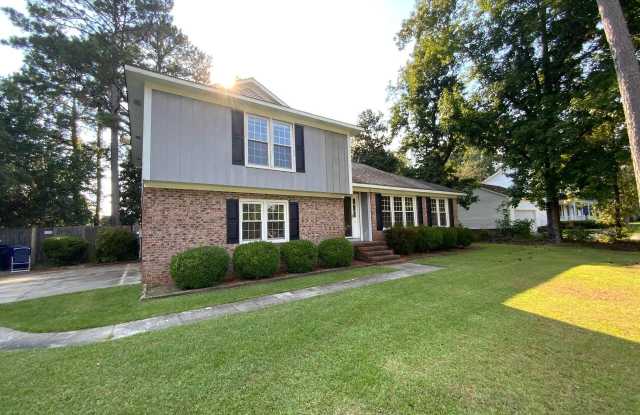 405 Scotsdale Drive Gallery 2