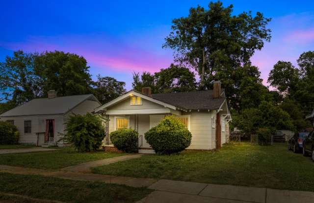 Charming 3 Bedroom, 2 Bathroom house photos photos