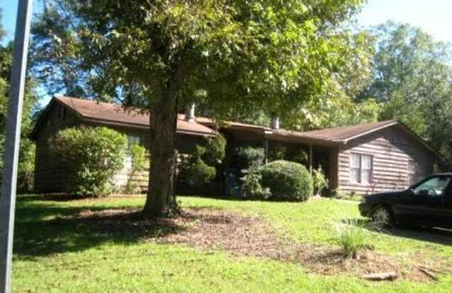 2 Bedroom Duplex in Boulevard with a Yard Gallery 1