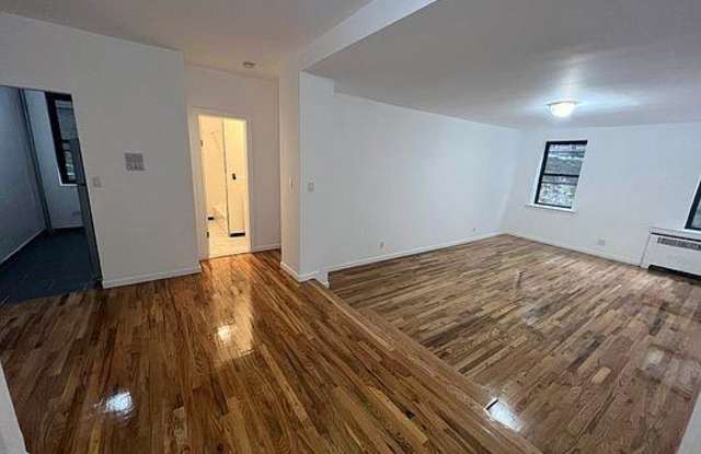 2265 University Avenue photos photos