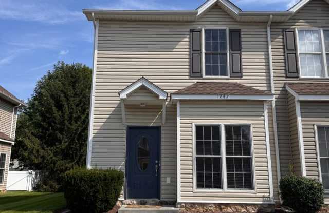 End Unit Townhouse for Rent photos photos End Unit Townhouse for Rent photos photos