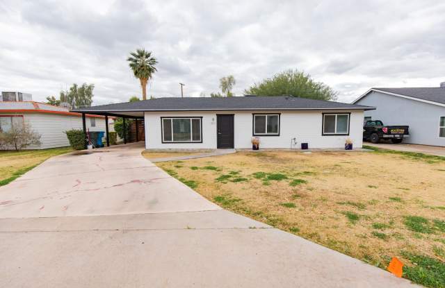 Beautiful 3 bedroom 2 bathroom with private 1 bed 1 bath guest home! photos photos