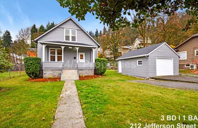 Charming Home in the Heart of Oregon City - 212 Jefferson Street, Oregon City, OR 97045