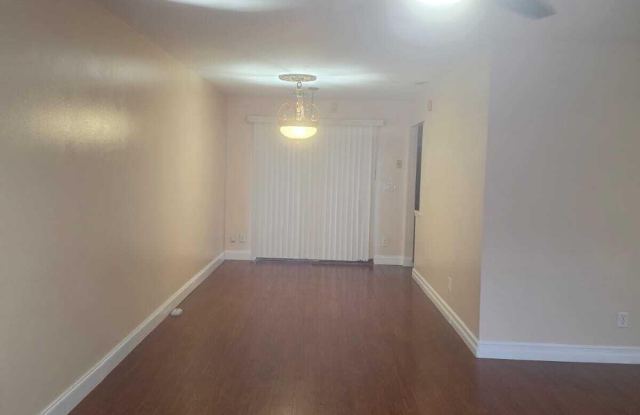 5204 Bayside Drive Gallery 3