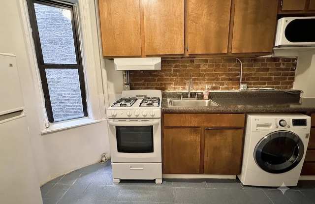 405 West 49th Street Gallery 4