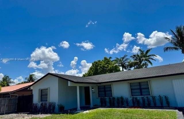 4610 SW 134th Ave photos photos