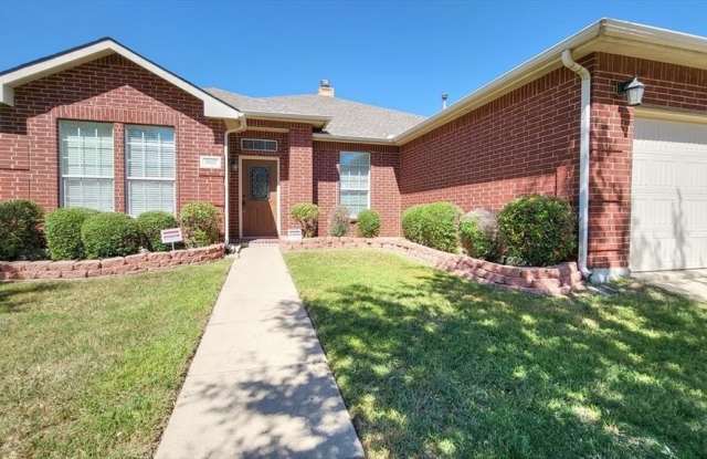 2825 Shoreline Way - 2825 Shoreline Way, Lewisville, TX 75056