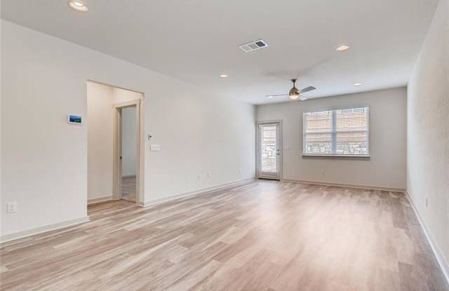8033 Linnie LN Gallery 3