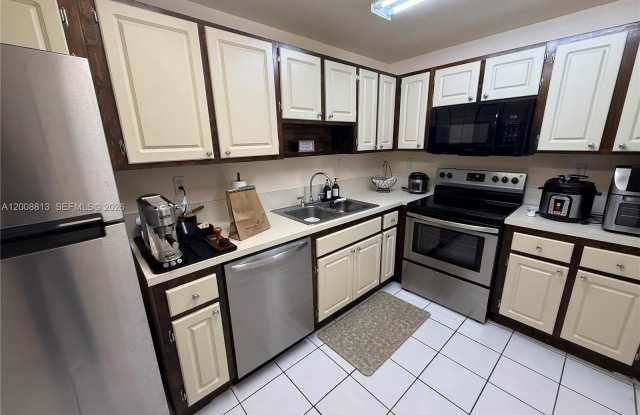 9270 Fontainebleau Blvd photos photos