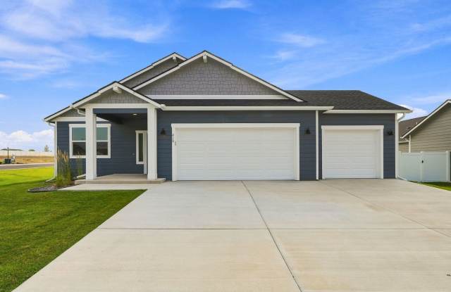 Modern 4-Bedroom Home with a 3-Car Garage & Covered Patio Gallery 1