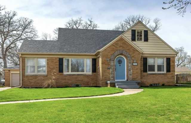 2130 28th Street - 2130 28th Street, Rock Island, IL 61201