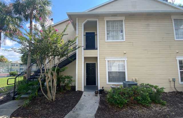 MOVE IN SPECIAL! First Floor 2BR/2BA Condo in Metrowest with Patio  W/D! - 1027 South Hiawassee Road, Orlando, FL 32835