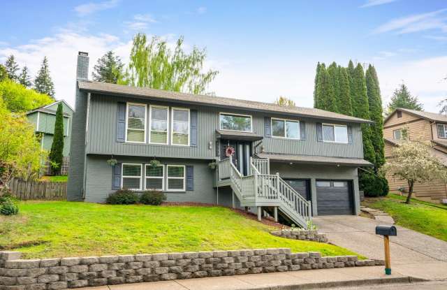 Updated 4-Bedroom Split-Level with Sport Court & Garden Yard — SW Beaverton photos photos
