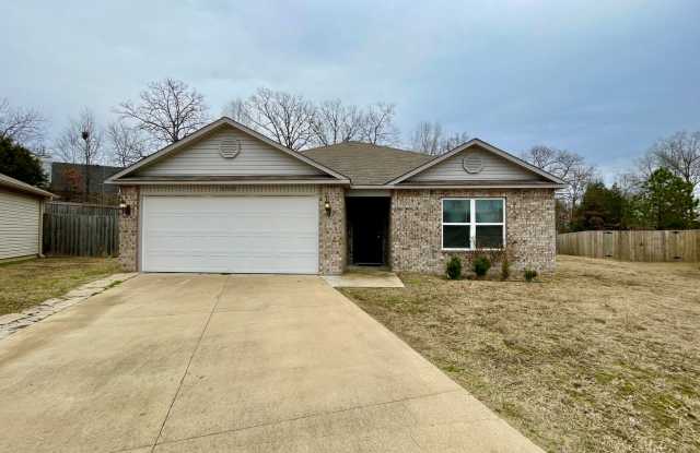 Three bed, two bath in Valley View available now - 4708 Judes Park, Jonesboro, AR 72404