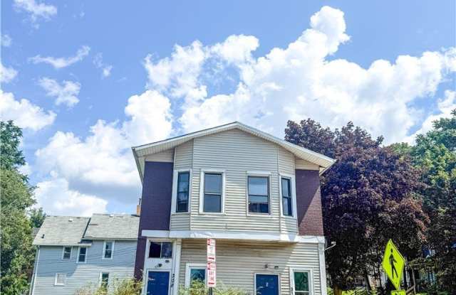 308 Reynolds Street Gallery 1