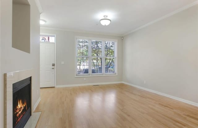 557 S 10th Street Gallery 4
