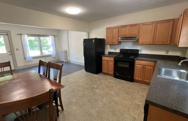 Large 4 Bedroom Apartment All Utilities Included! photos photos