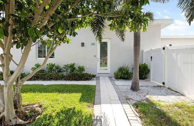 4524 RIVERWOOD Avenue Gallery 3