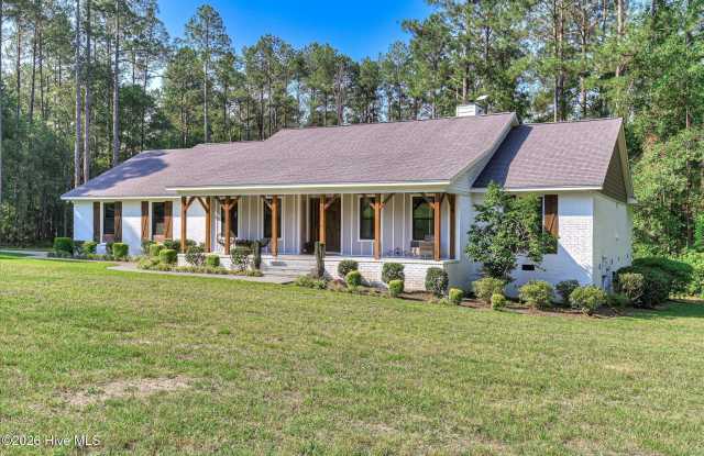 1006 Tamarack Drive Gallery 3