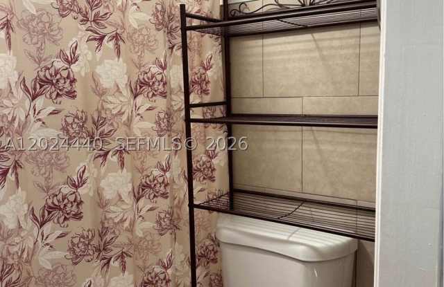 17649 SW 142nd Ct Gallery 4
