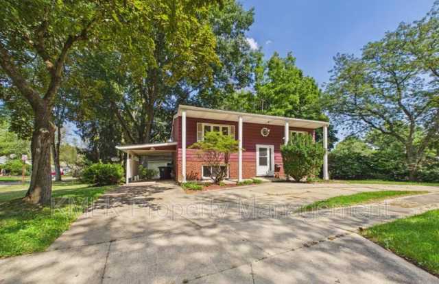 1323 Hilton Dr photos photos