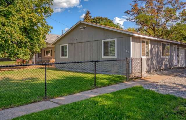 Downtown CDA duplex 3 bed 1 bath photos photos