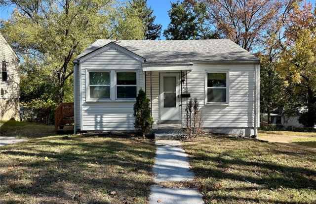 7121 Lamont Drive - 7121 Lamont Drive, Flordell Hills, MO 63136