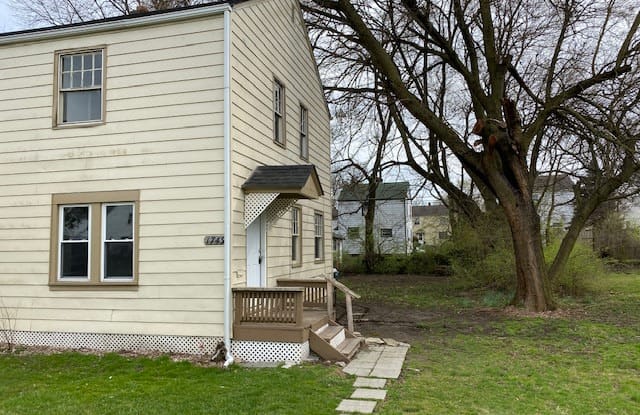 1749 Forest Street-TENANT FINDER - 1749 Forest Street, Columbus, OH 43206
