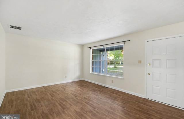 4435 WILLOW TREE Lane Gallery 4
