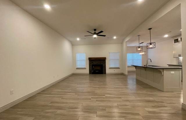 1024 Laux Lane Gallery 3
