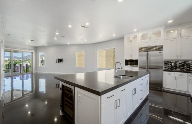 199 Stellar - 199 Stellar, Irvine, CA 92618