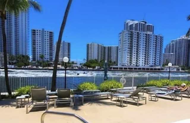 1000 Parkview Dr photos photos