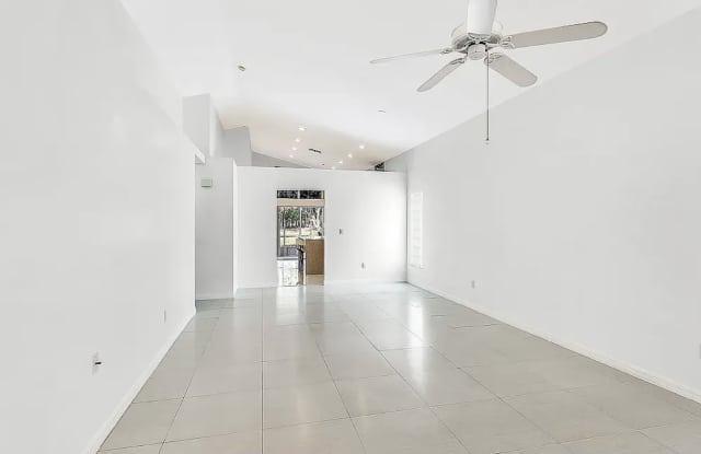 13625 Admiral Ct - 13625 Admiral Court, Lee County, FL 33912