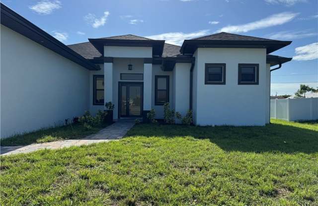 707 NE Juanita Place photos photos
