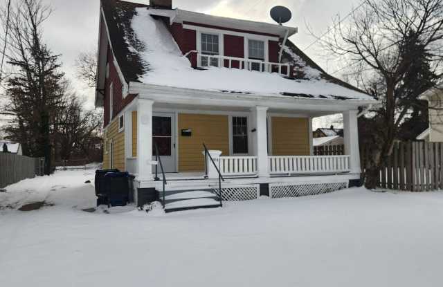 Charming 3-Bedroom Property in Prime Location (SECTION 8 VOUCHERS ACCEPTED) photos photos