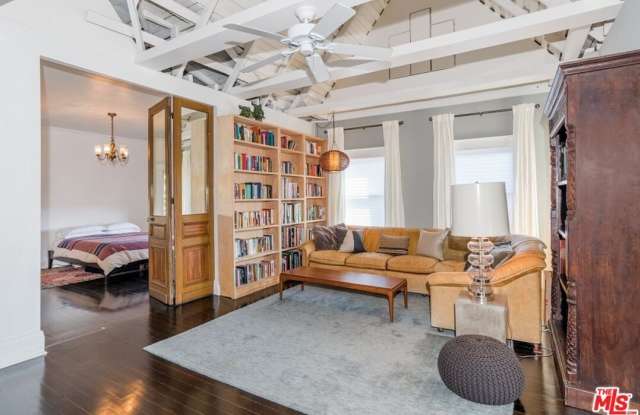 1315 1/2 Kellam Ave photos photos