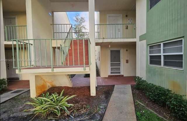 4129 NW 88th Ave photos photos