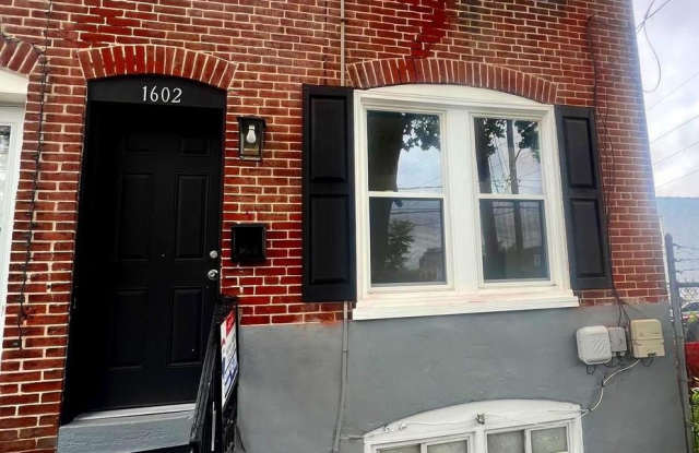 1602 THATCHER STREET photos photos