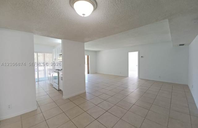 2800 Riverside Dr Gallery 2