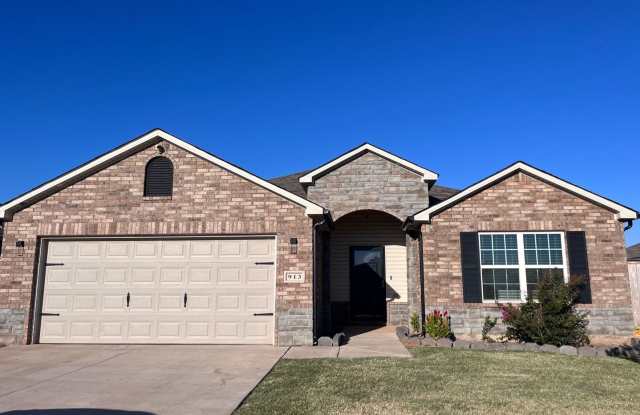 Available now 4 Bed 2 Bath in Mustang! photos photos Available now 4 Bed 2 Bath in Mustang! photos photos