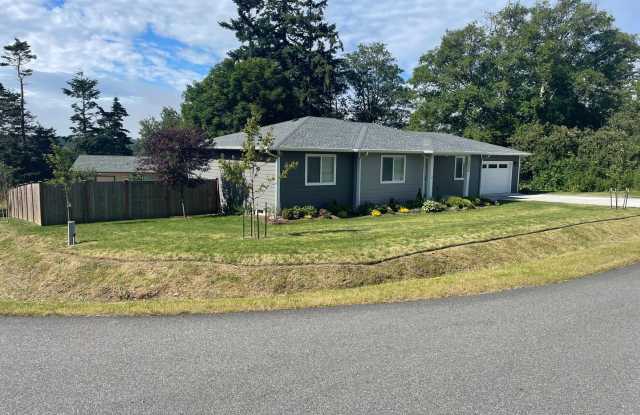 Charming and Modern 2 bedroom Home with Den! Gallery 4