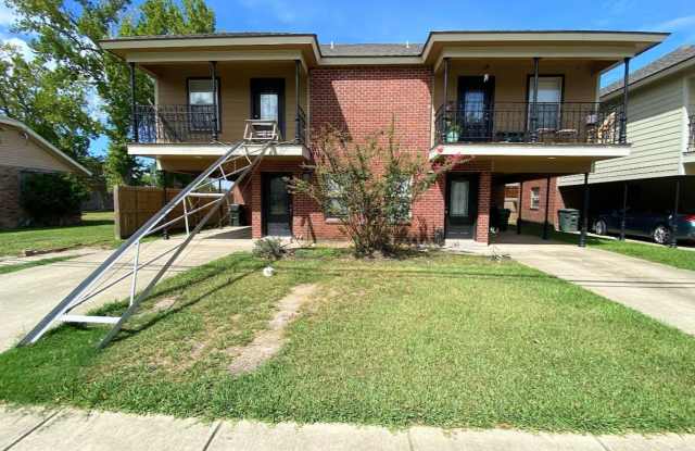 2-Bed, 2.5-Bath Townhouse Near McNeese State University!! photos photos