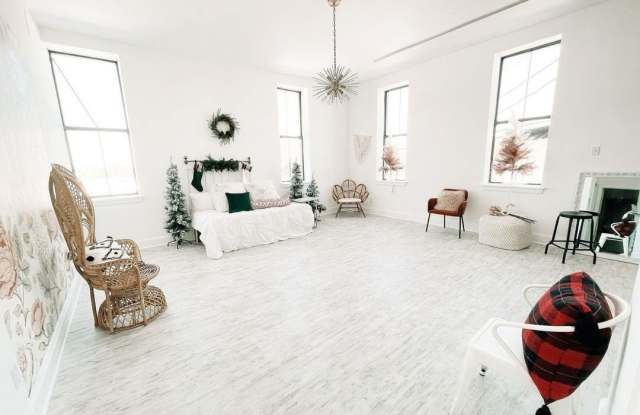 206 Mckinney Street Gallery 4