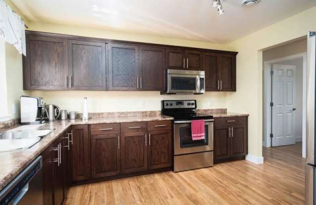 11839 Parliament St. photos photos